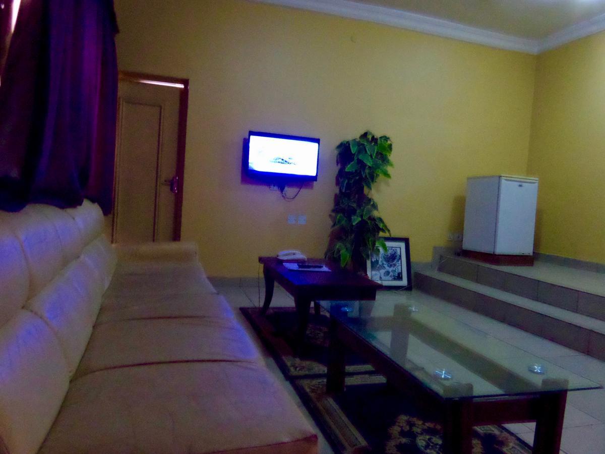 Divine Fountain Hotel Ajao Estate Lagos Eksteriør bilde